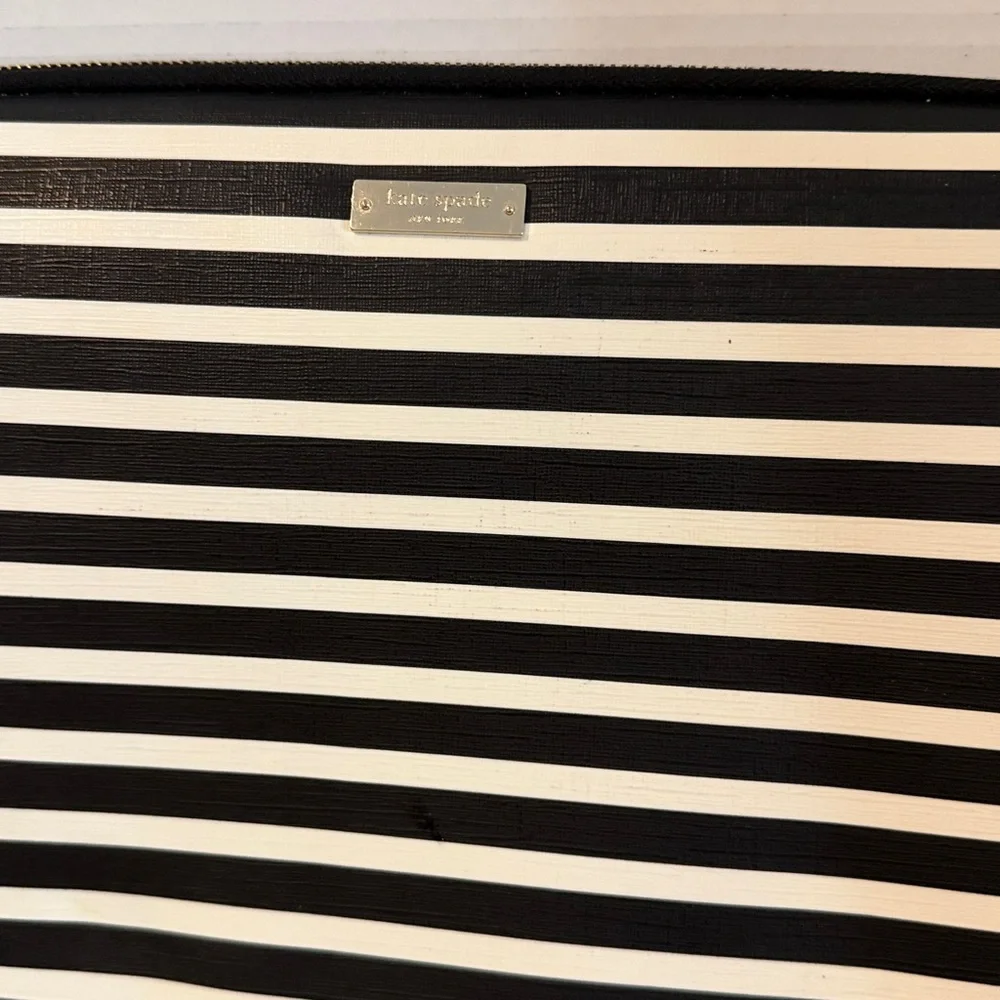 Kate Spade Monochrome Striped Laptop Sleeve 10 by 12” padded